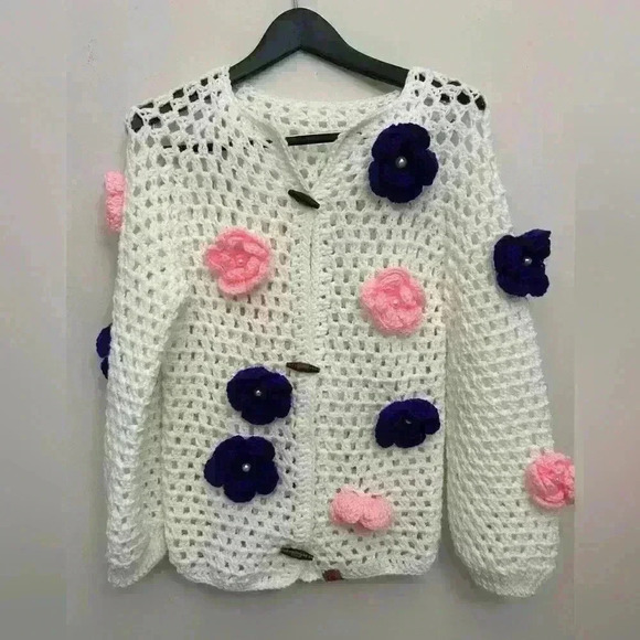 Handmade Knit Crochet Cardigan Flowers Unique White Pearls Size L New - Picture 1 of 7